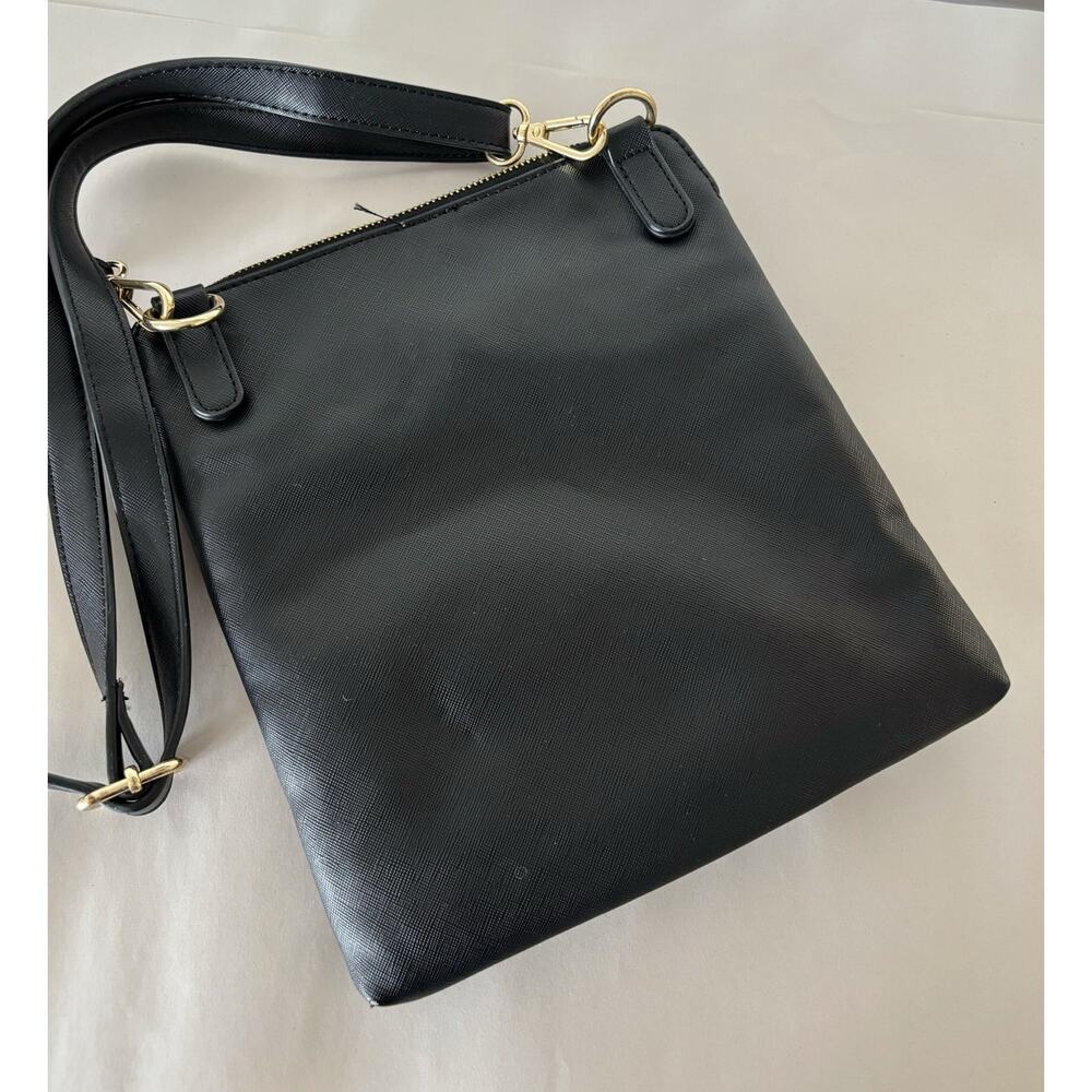 Black Litt Crossbody by Purse N Faux Leather Crossbody Bag - Picture 2 of 5